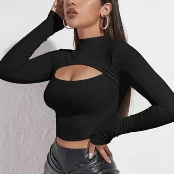 😍2/$20 NWT Fashion Nova Plus Sz 2X Mock Neck Long Sleeve Cropped Top Black - Picture 1 of 13